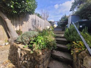 Photo 25- click for photo gallery